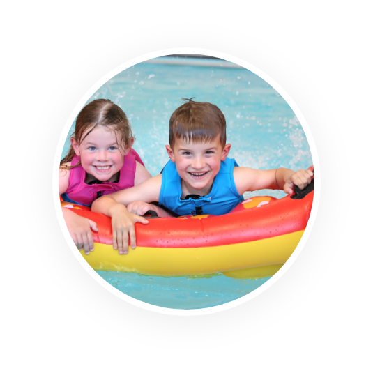 slide-samen-spelen-in-water-zwemschool-joke